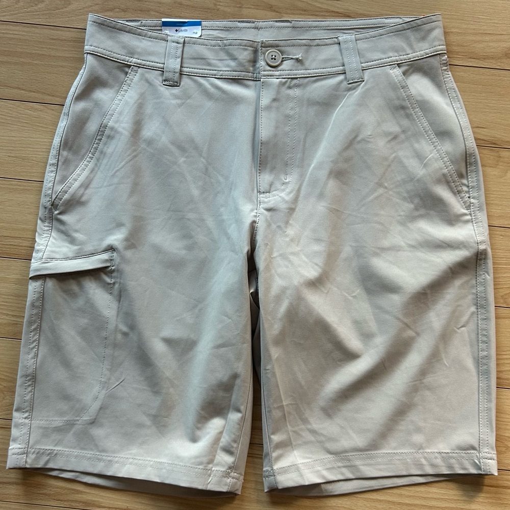 COLUMBIA mens  cargo shorts - new with tag!!